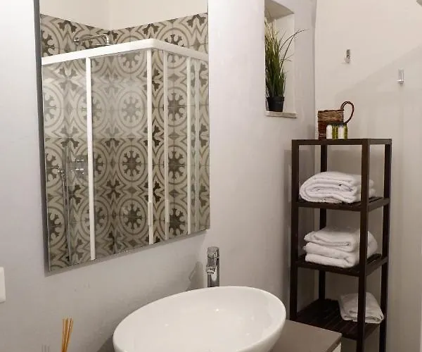 A Due Passi Da Ponte Vecchio *